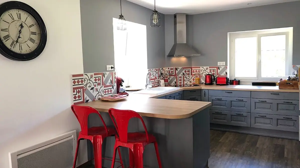 Spacieux appartement aménagé avec charme, au cœur du village-Côté cuisine
