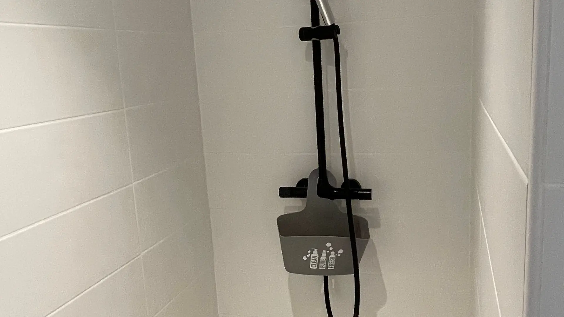 douche à l'italienne spacieuse