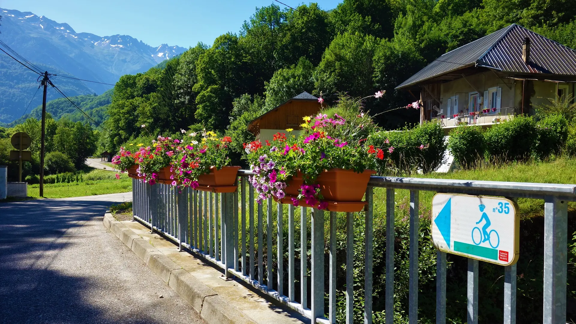 vers Porte de Savoie