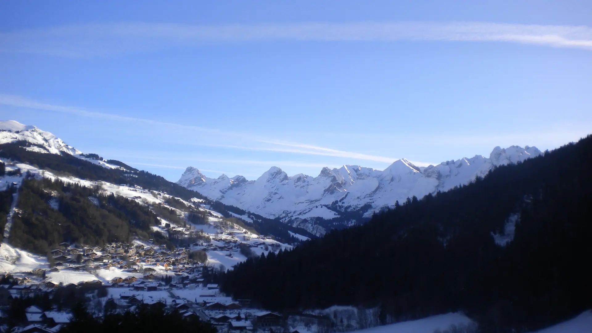 Vue hiver depuis le balcon-Winter view from the balcony-Plein Sud D n°12-Le Grand-Bornand