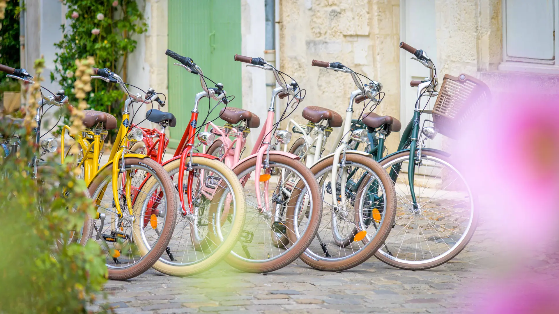 Nos vélos confort colorés