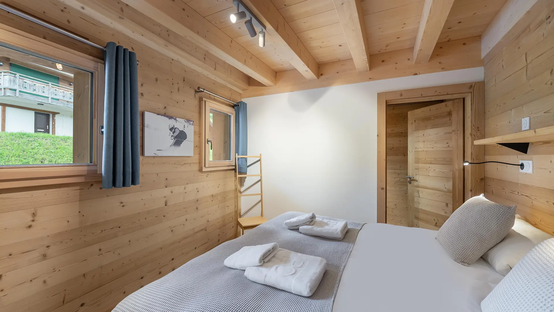 Chambre double avec deux fenêtres