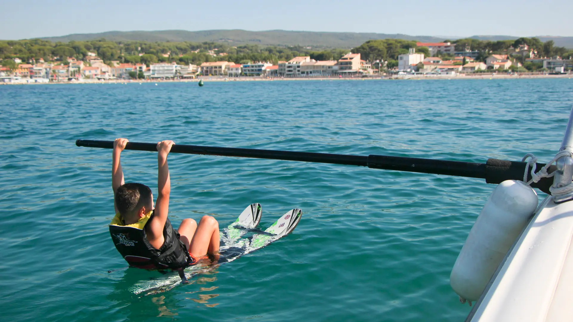 Cours et stages de ski nautique ou wakeboard