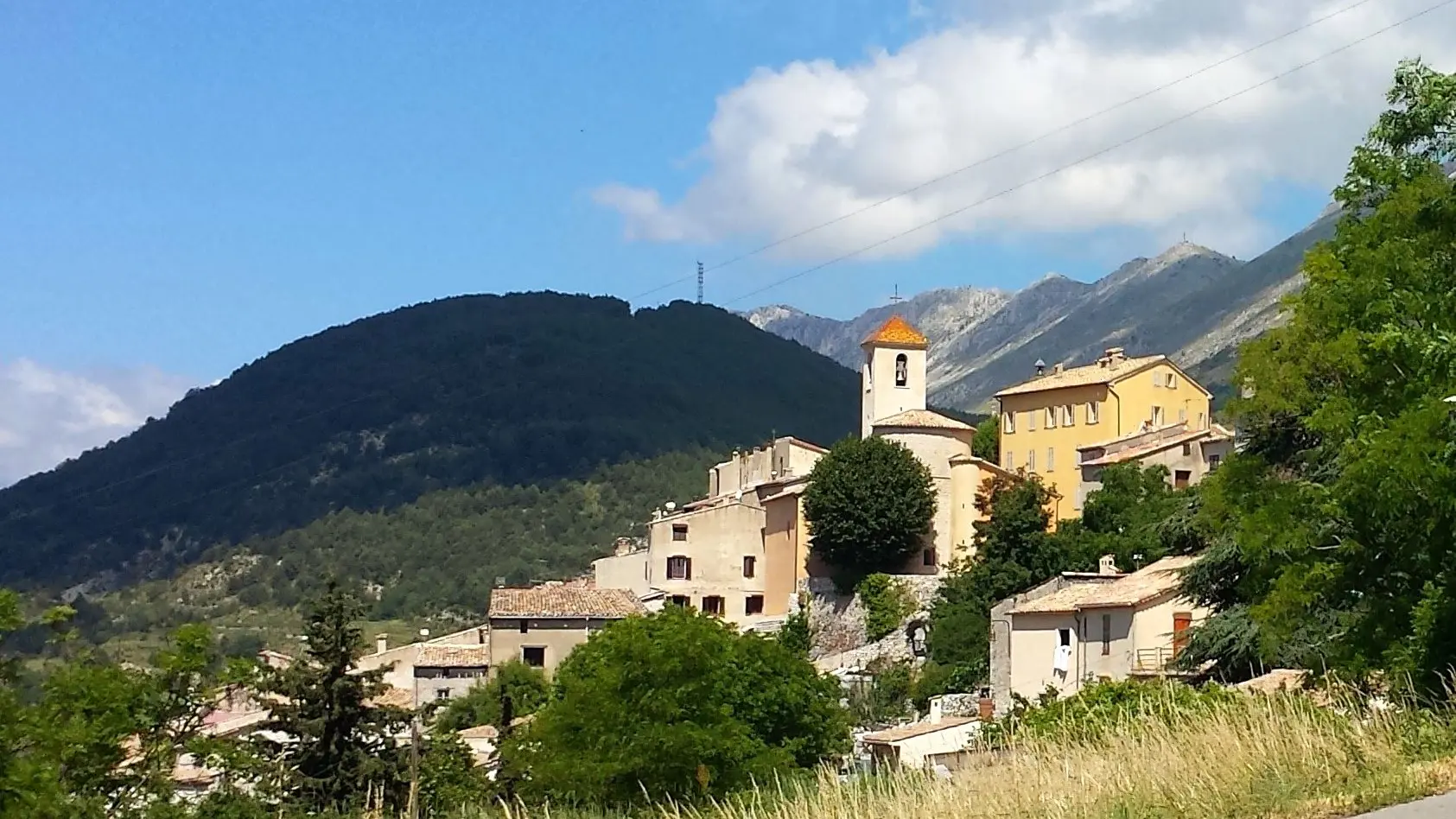 vue sur le village depuis le chemin de Cousègle