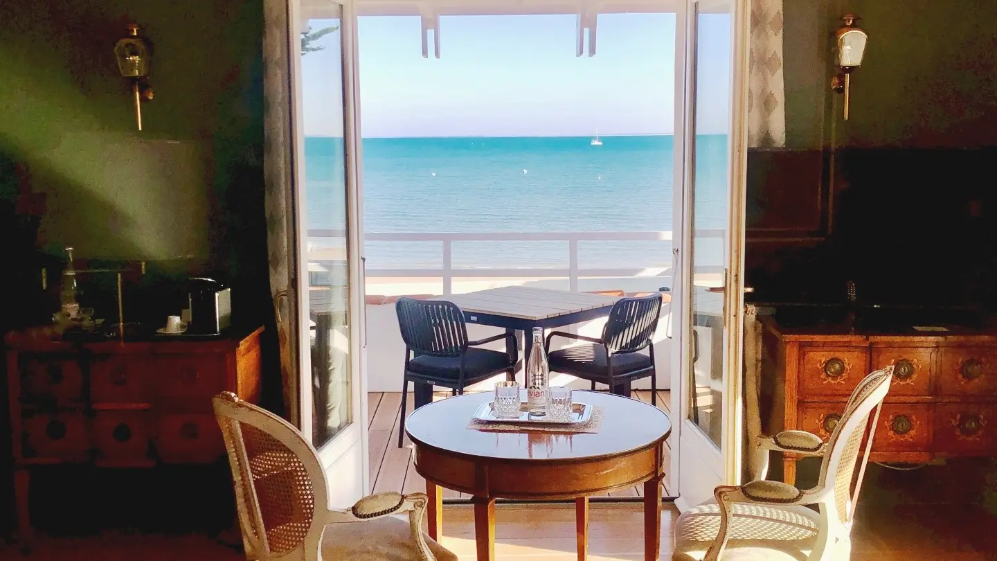 Suite Prestige y terraza frente al mar