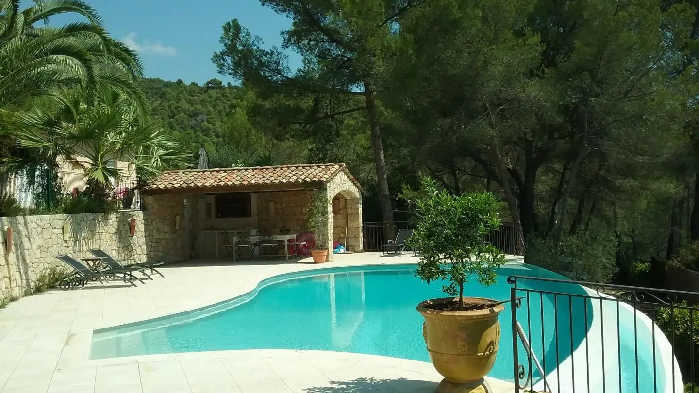 Gîte Cueille la nuit - Piscine - Gîtes de France Alpes-Maritimes