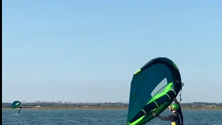 Wingfoil près de l'île de Ré