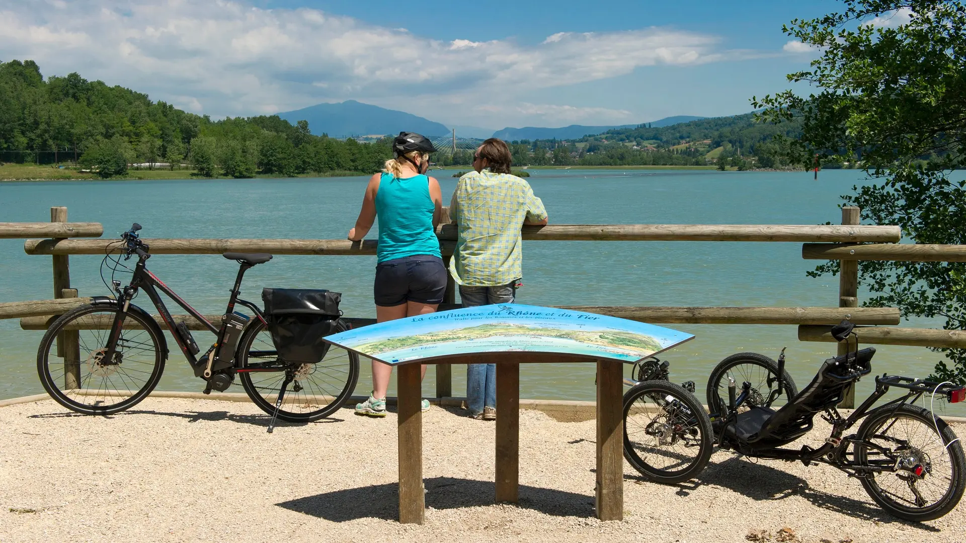 Panorama sur le Rhône à Seyssel