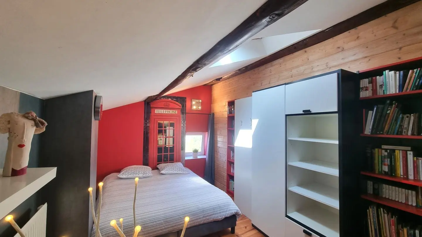 Chambre 2 : deux lits 80 jumelable en lit 160.