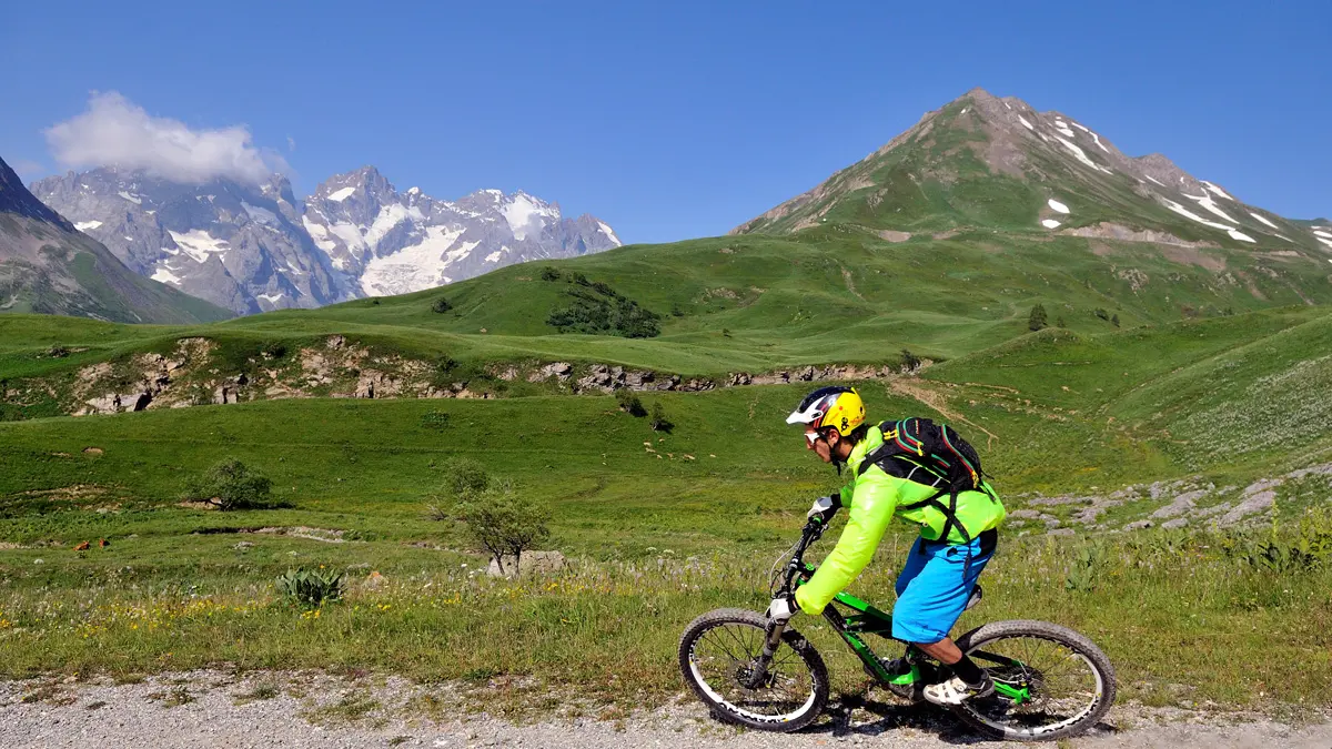 Dans les alpages sur l'ancienne route du Galibier