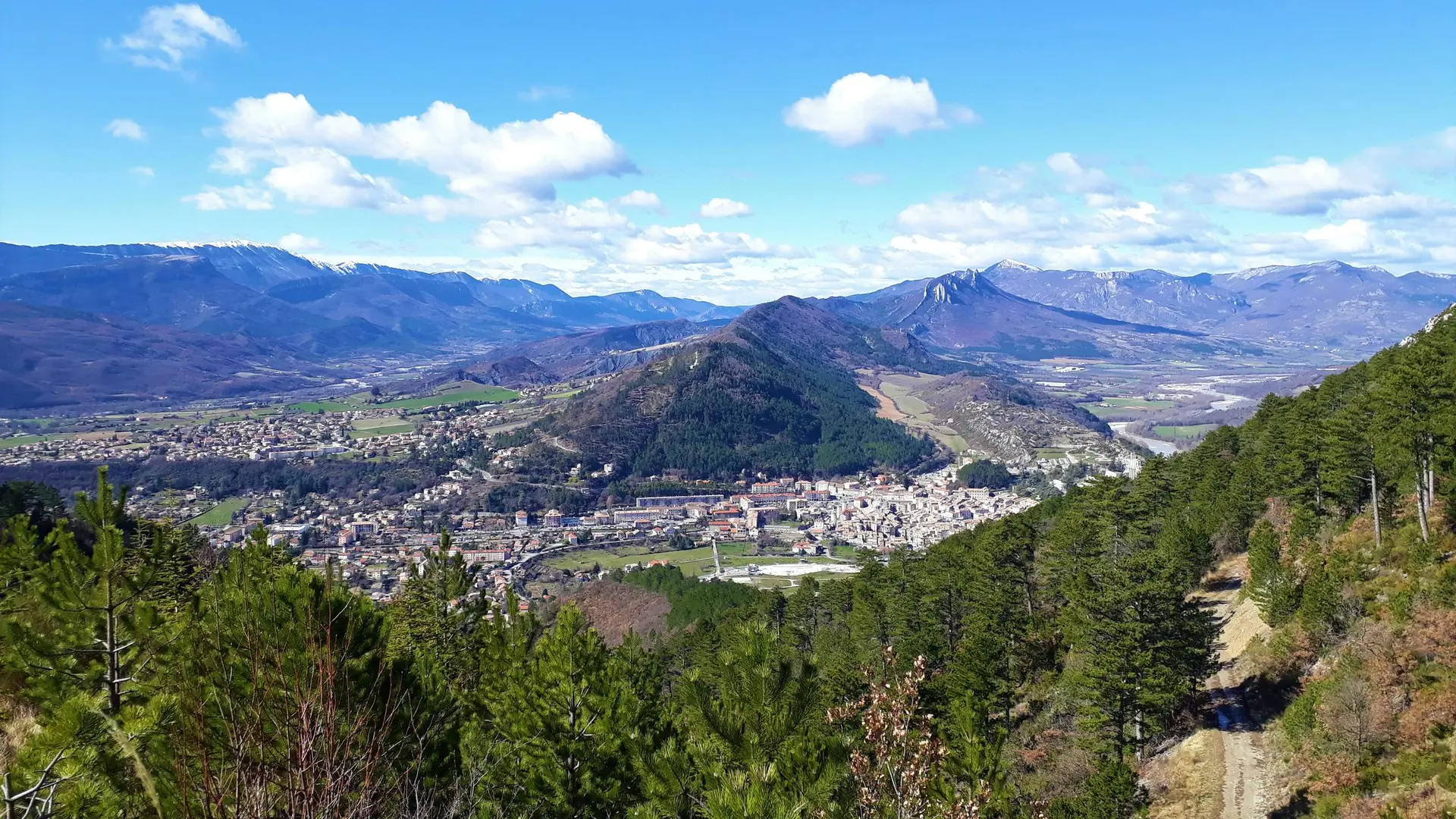 Vue panoramique sur le Sisteronais