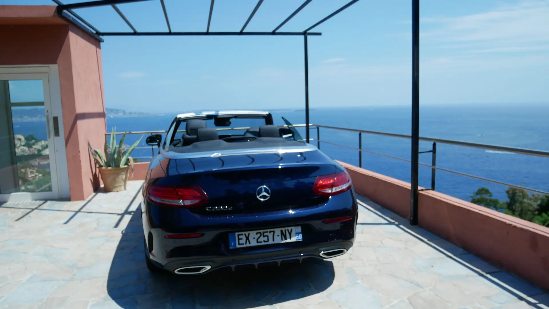 Parking - Terres Rouges - Théoule-sur-Mer - Gîtes de France Alpes-Maritimes