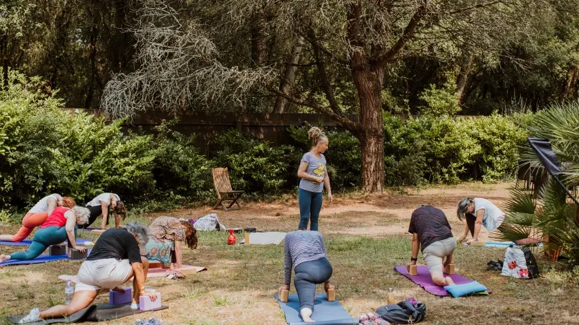 Session de yoga en extérieur