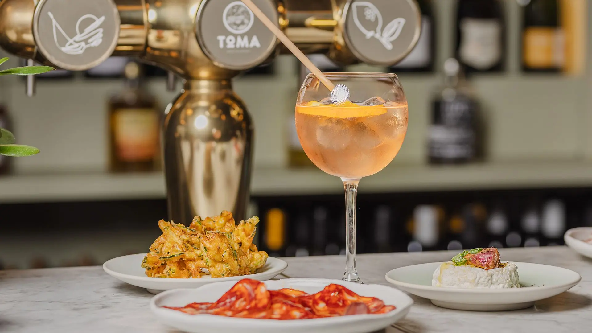 Verre de Spritz et tapas