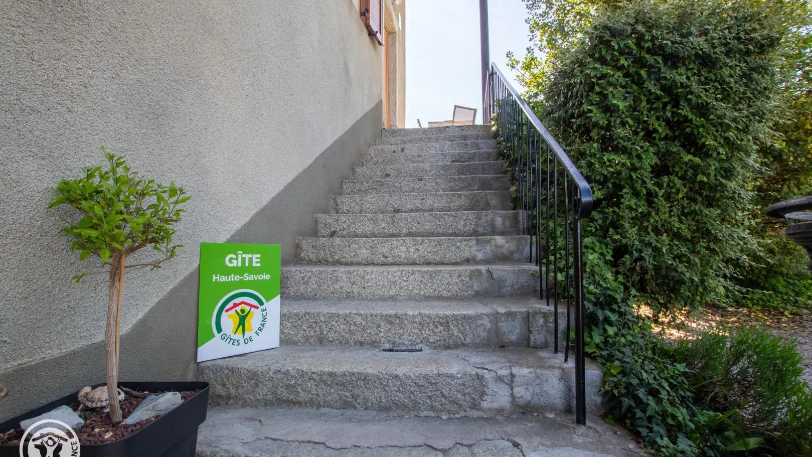 Escaliers accès gîte