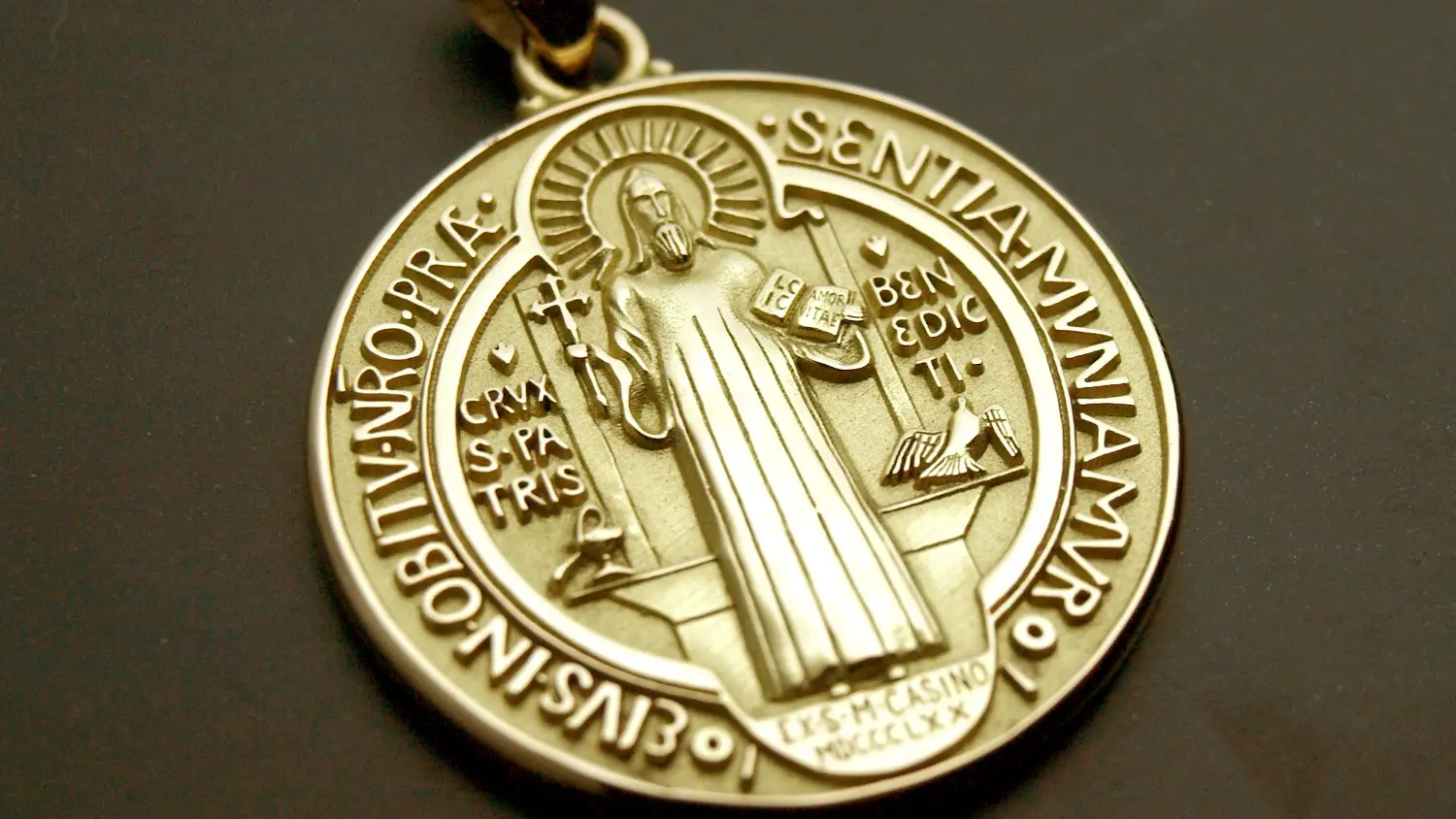 Bijoux personnalisés et création sur mesure_Hervé ROY_La Bizouterie de Saint bonnet le Château