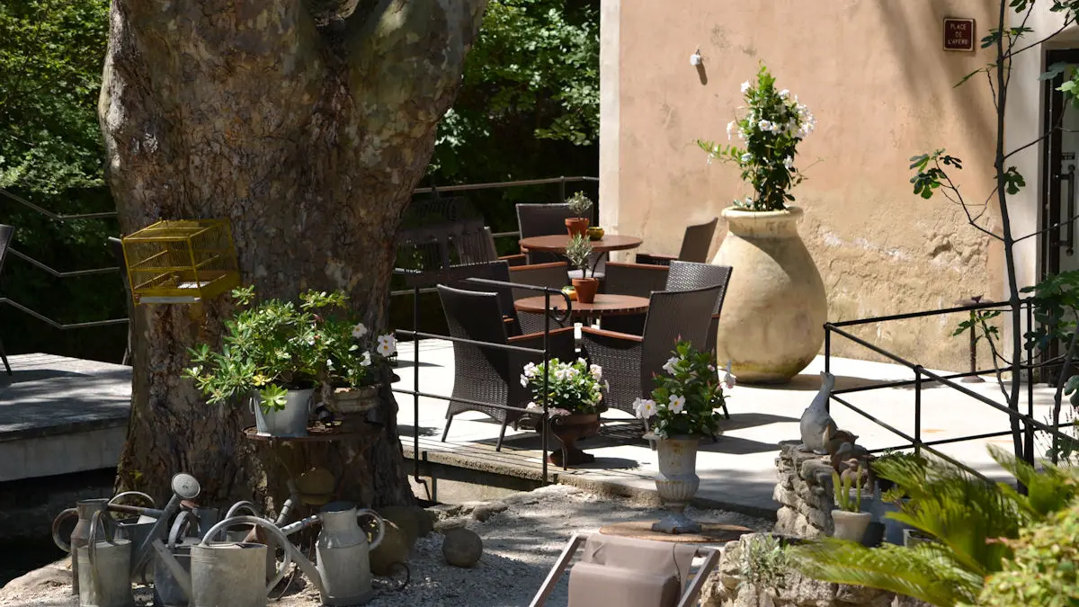 Coll. Hôtel du Poète