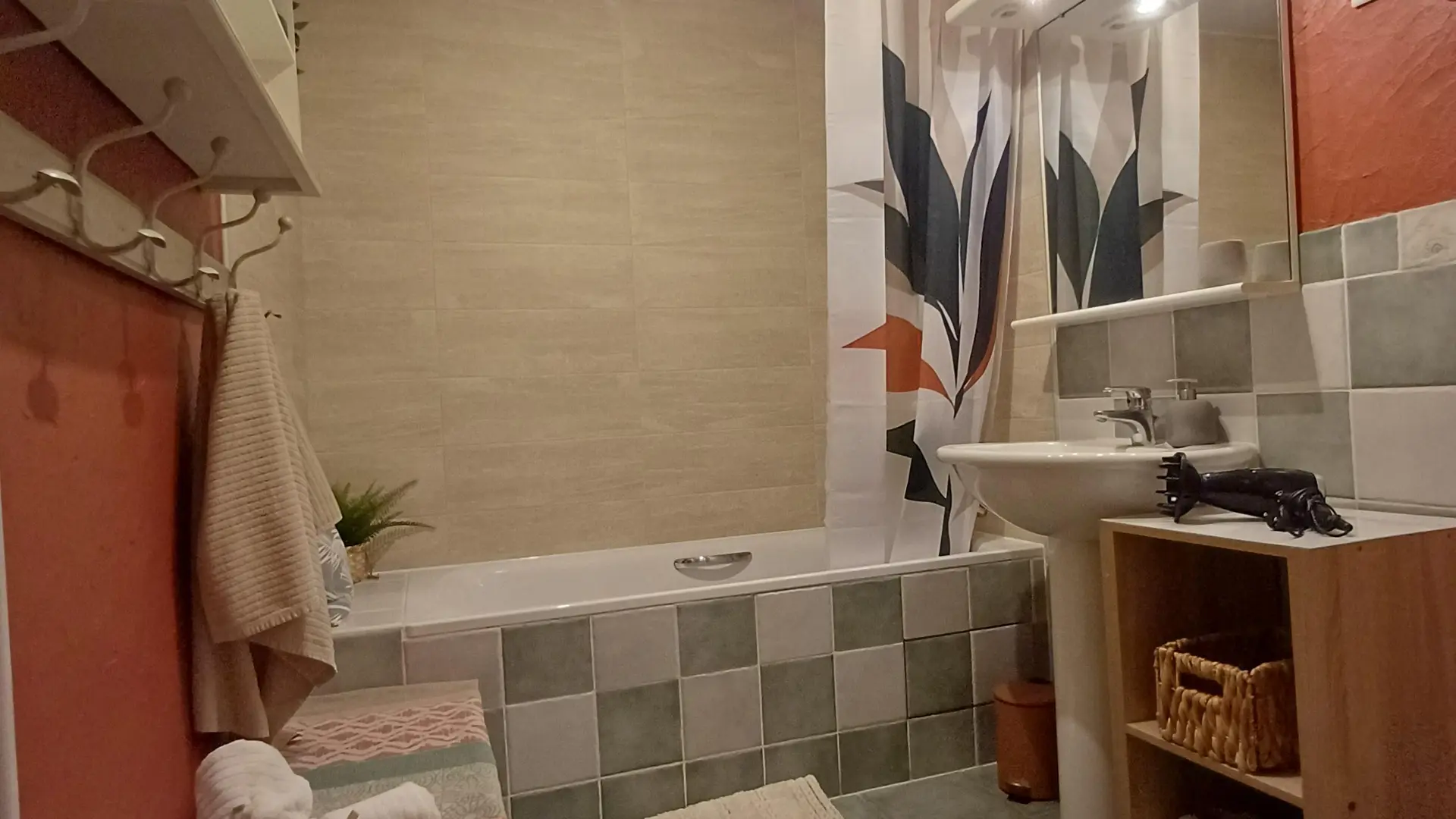 Salle de bain coté baignoire