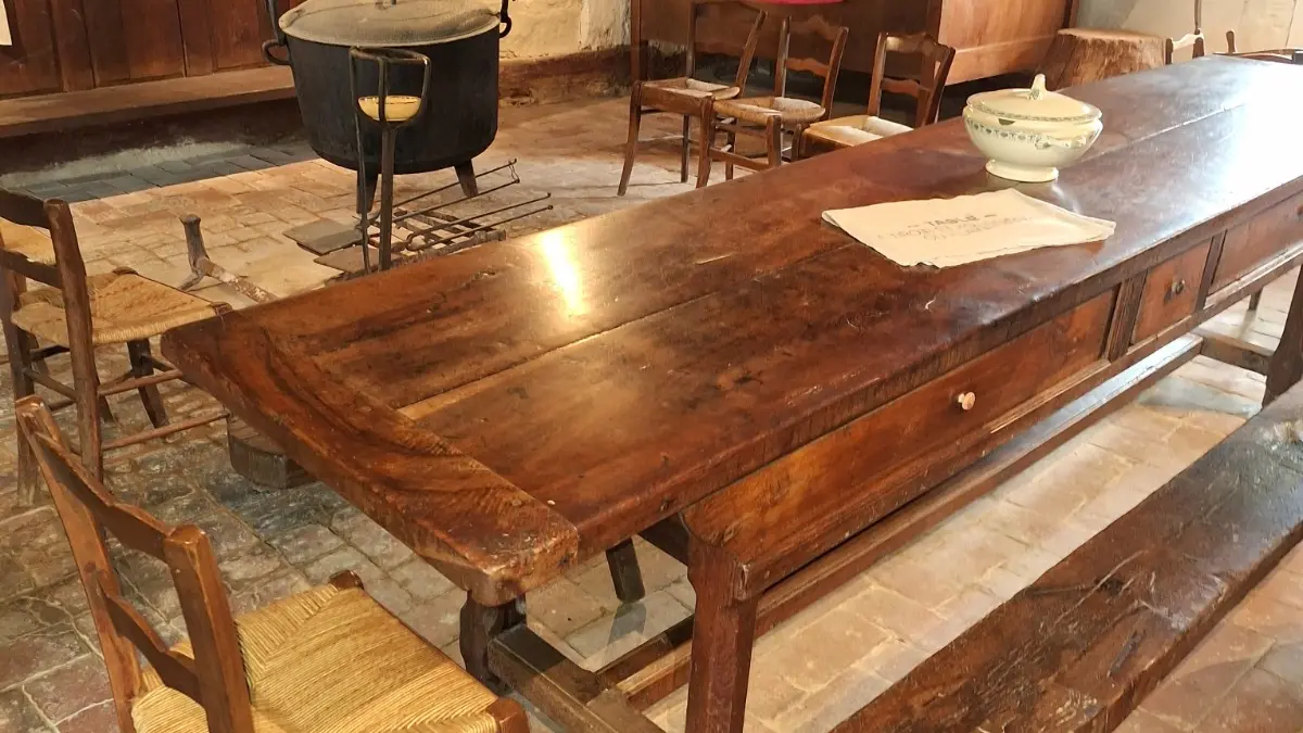 La Ferme de la Forêt, pièce de vie
01 COURTES