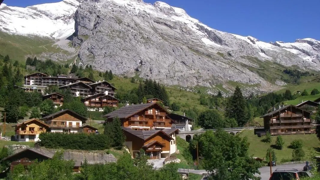 vue du chalet sur le Jalouvre enneigé