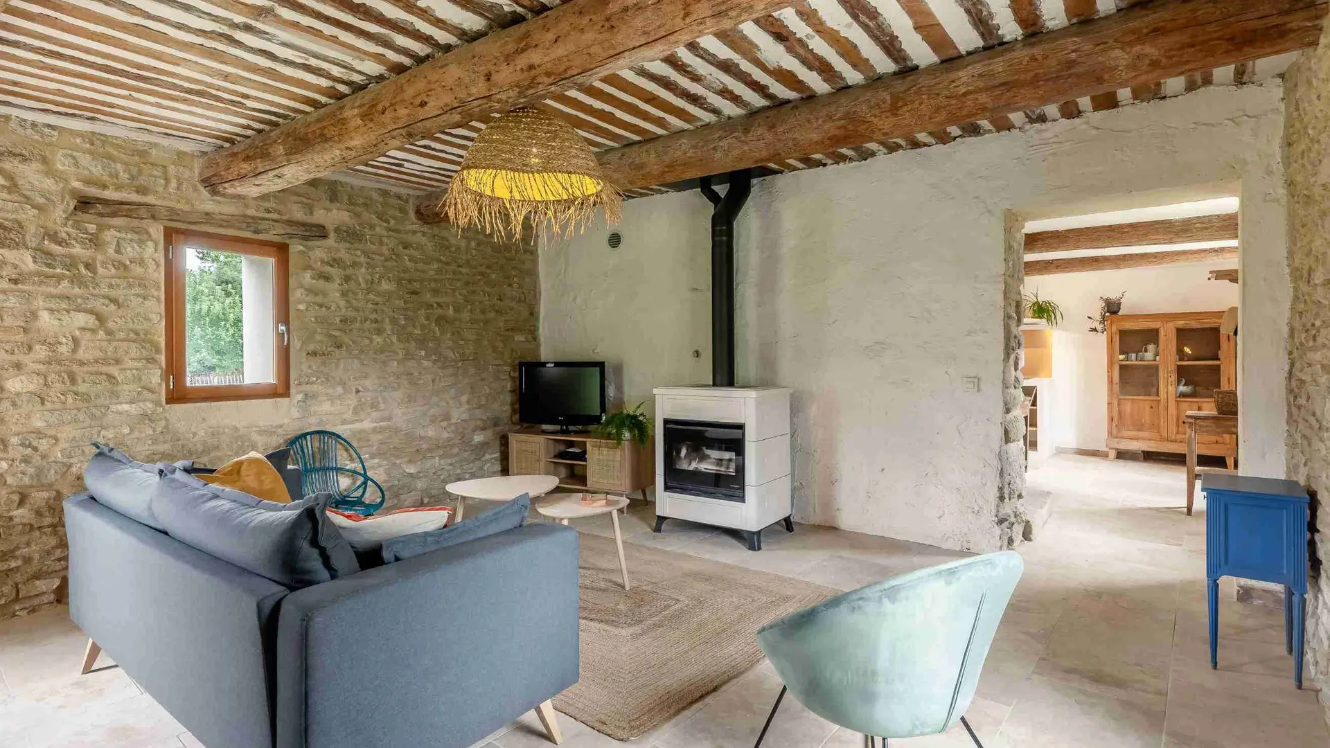 La bergerie des Sorgues_L'Isle-sur-la-Sorgue salon canapé bleu