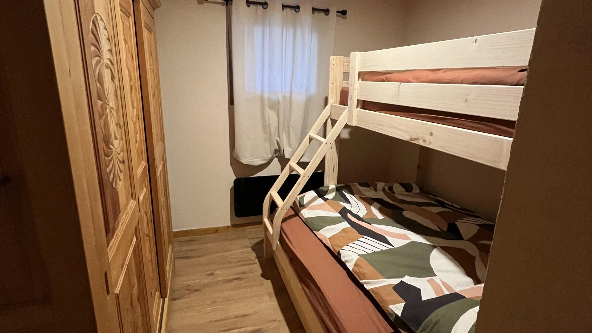 Chambre avec lits superposés