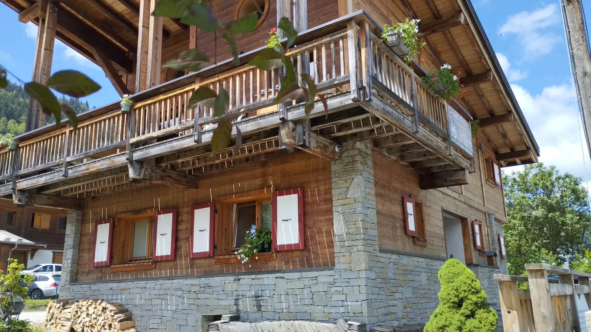 Vue extérieure Chalet Croc Blanc en été