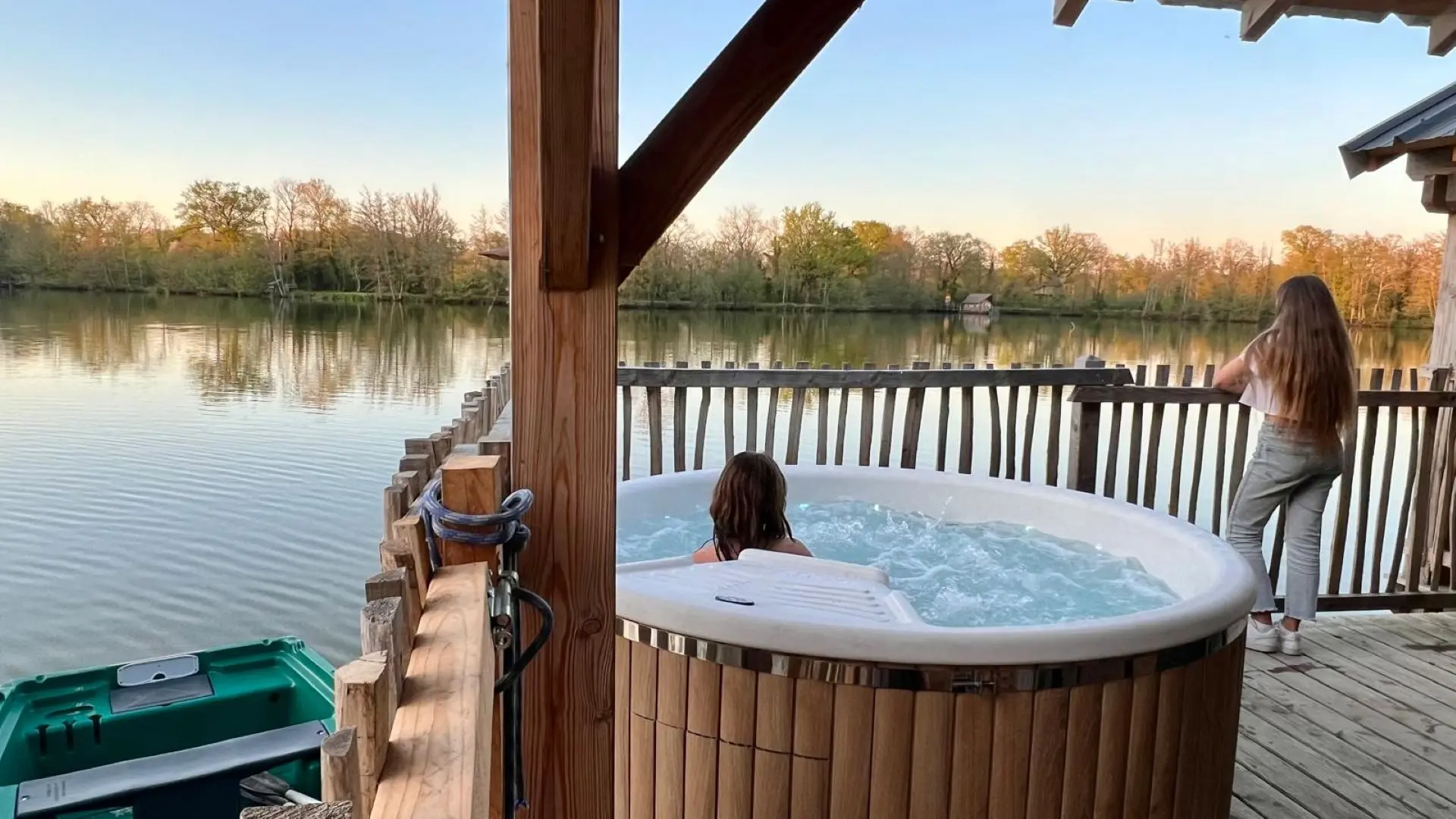 Terrasse avec jacuzzi
