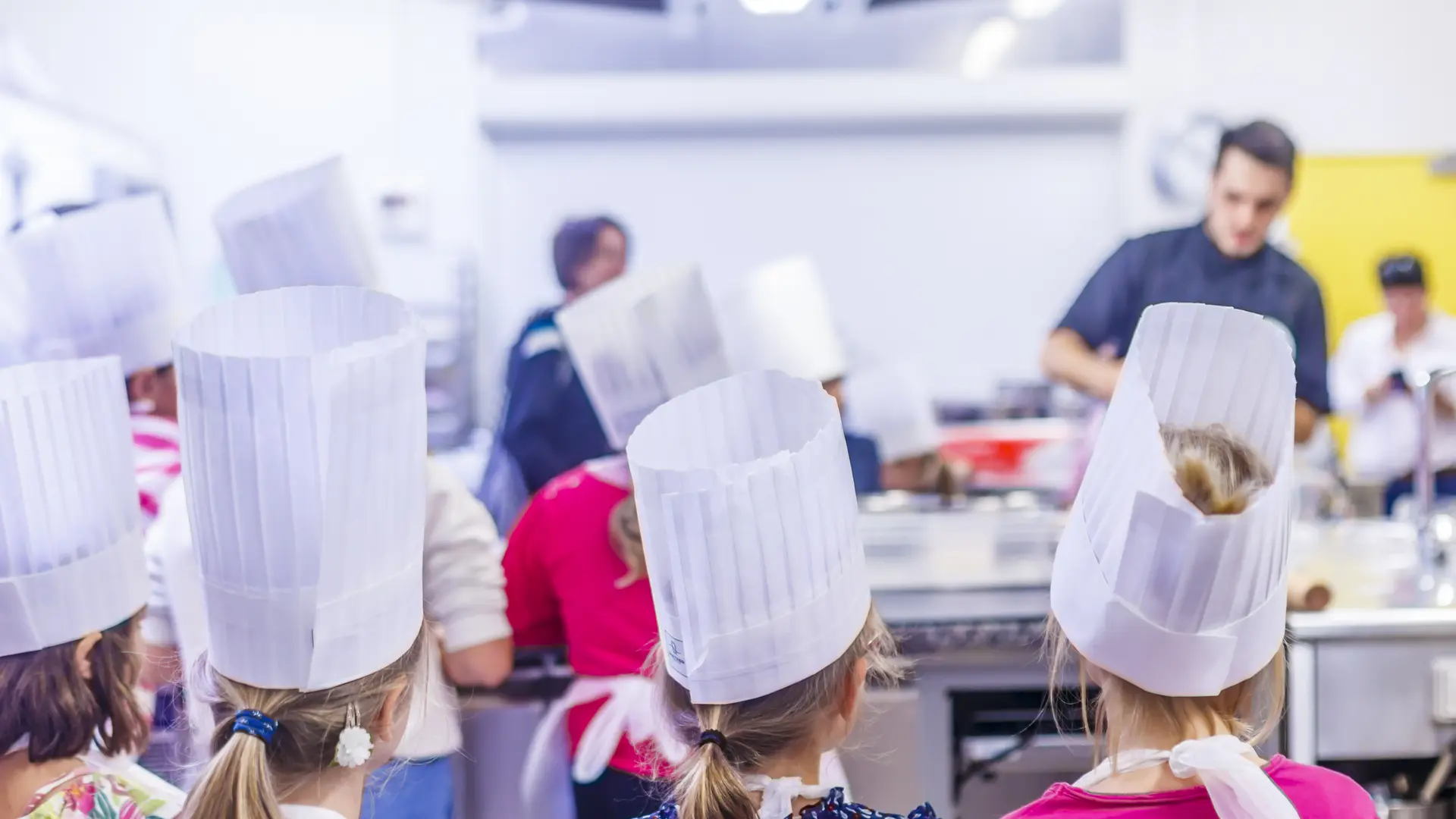 enfants toqués lors de l'atelier p'tit chef