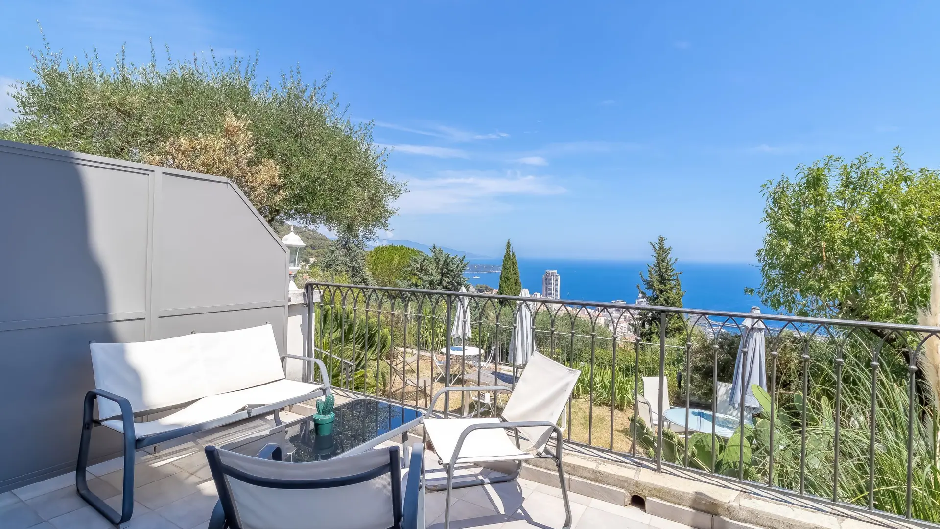 Le Cactus-Terrasse-Beausoleil-Gîtes de France des Alpes-Maritimes