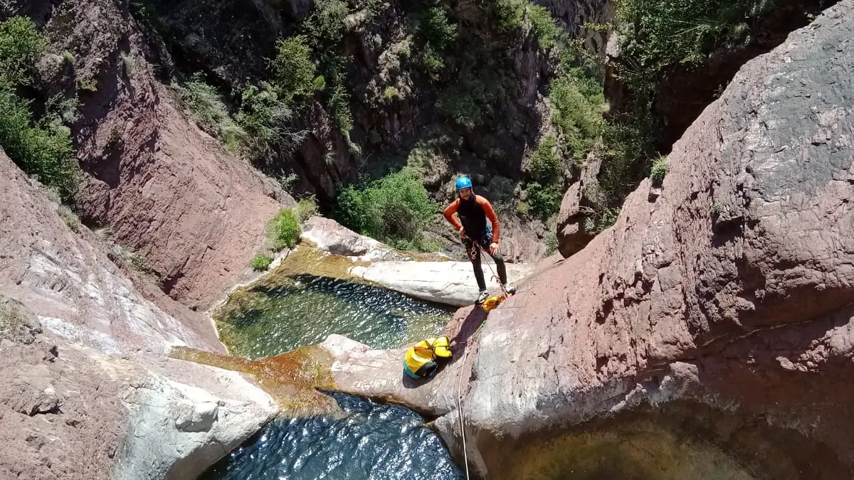 Un voyage au fil de l’eau, entre ciel et canyon avec Ecrins Spéléo Canyon