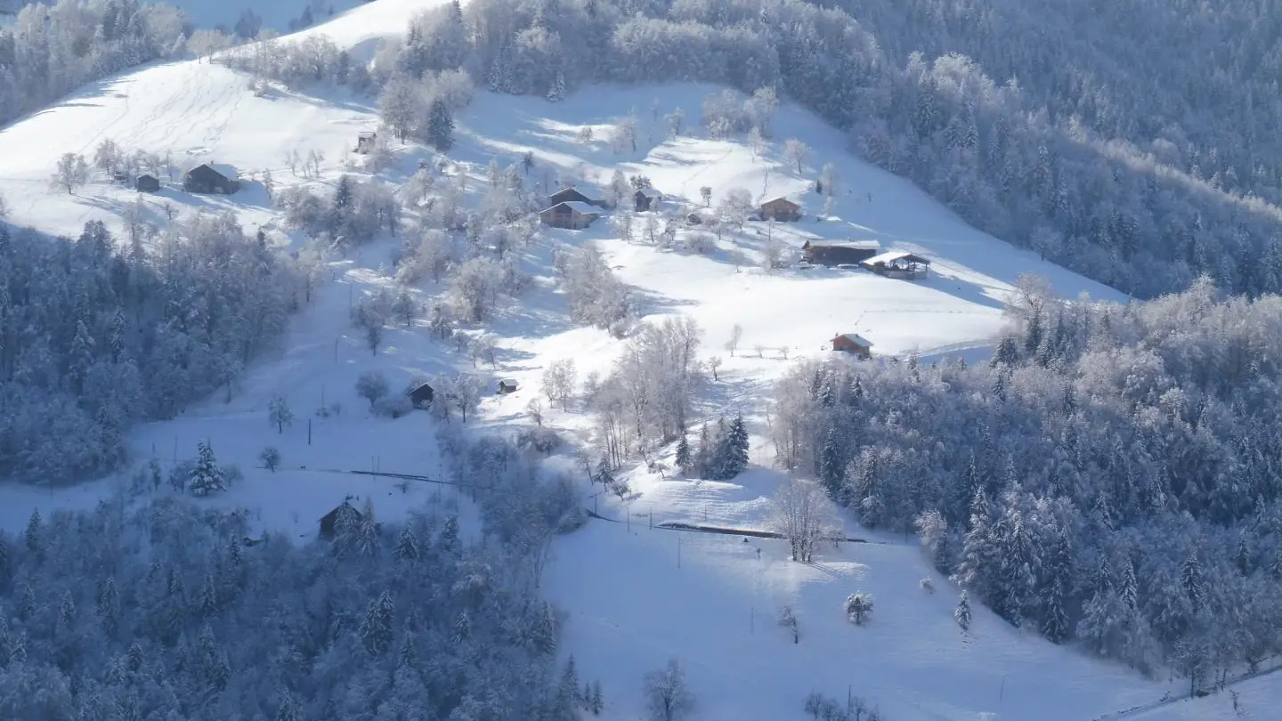 Ballade en raquettes dans les hameaux endormis
