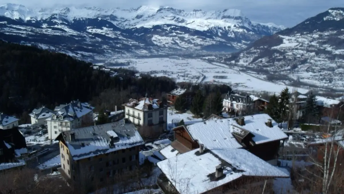 vue de la chaine des Aravis en hiver