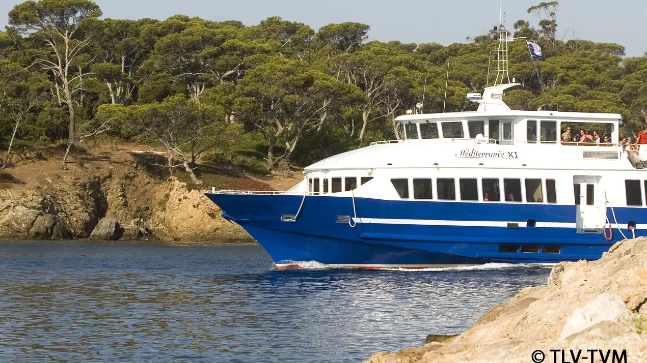 Navette au départ du port de Hyères pour Port Cros / Tlv Tvm