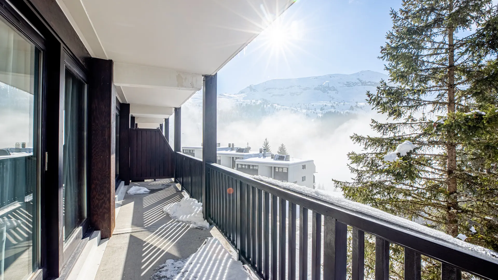 Balcony with views of the ski area
