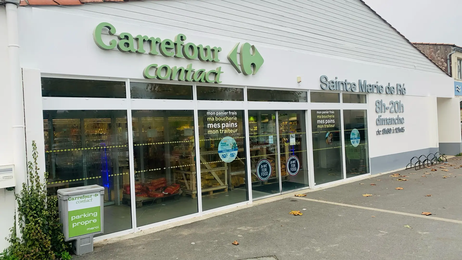 Façade de Carrefour contact