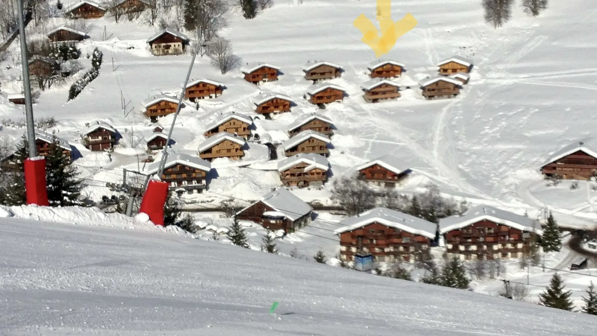 Chalet Rose_vue depuis la piste du stade du Linga_Châtel