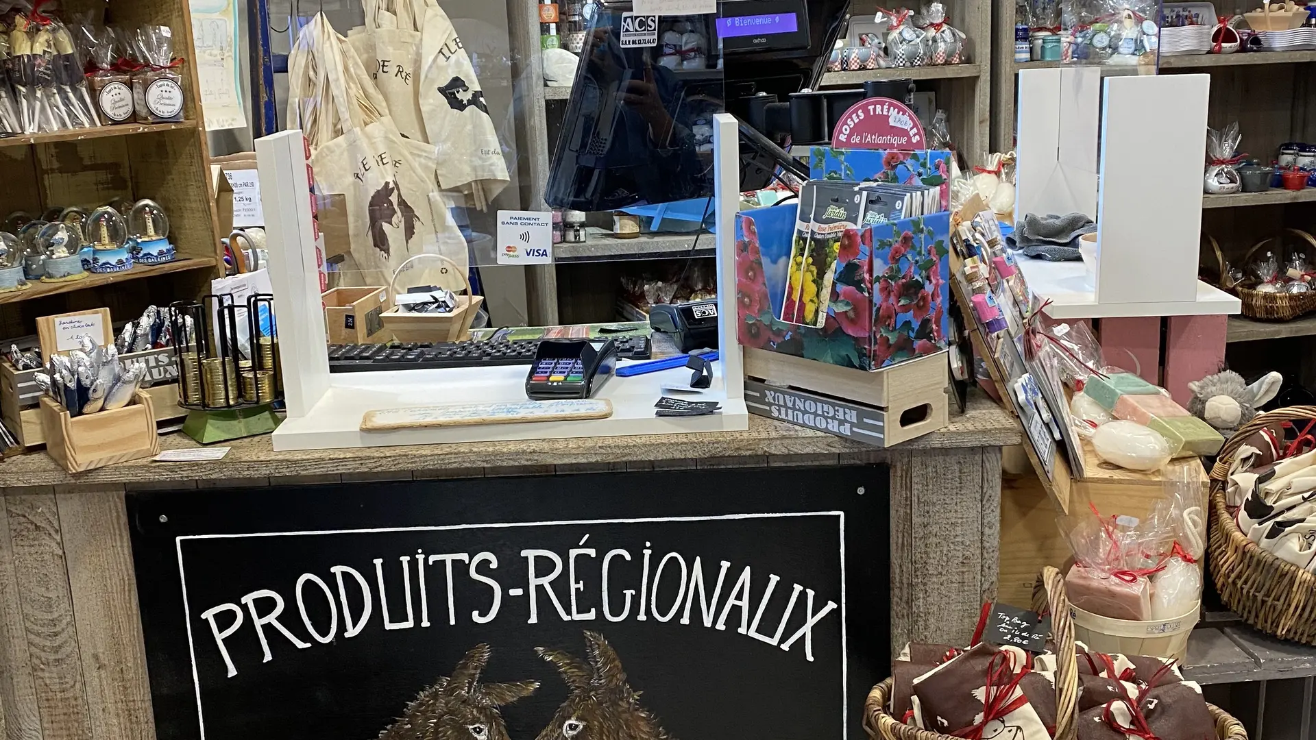 Intérieur de la boutique Esprit du Sel de Saint-Martin