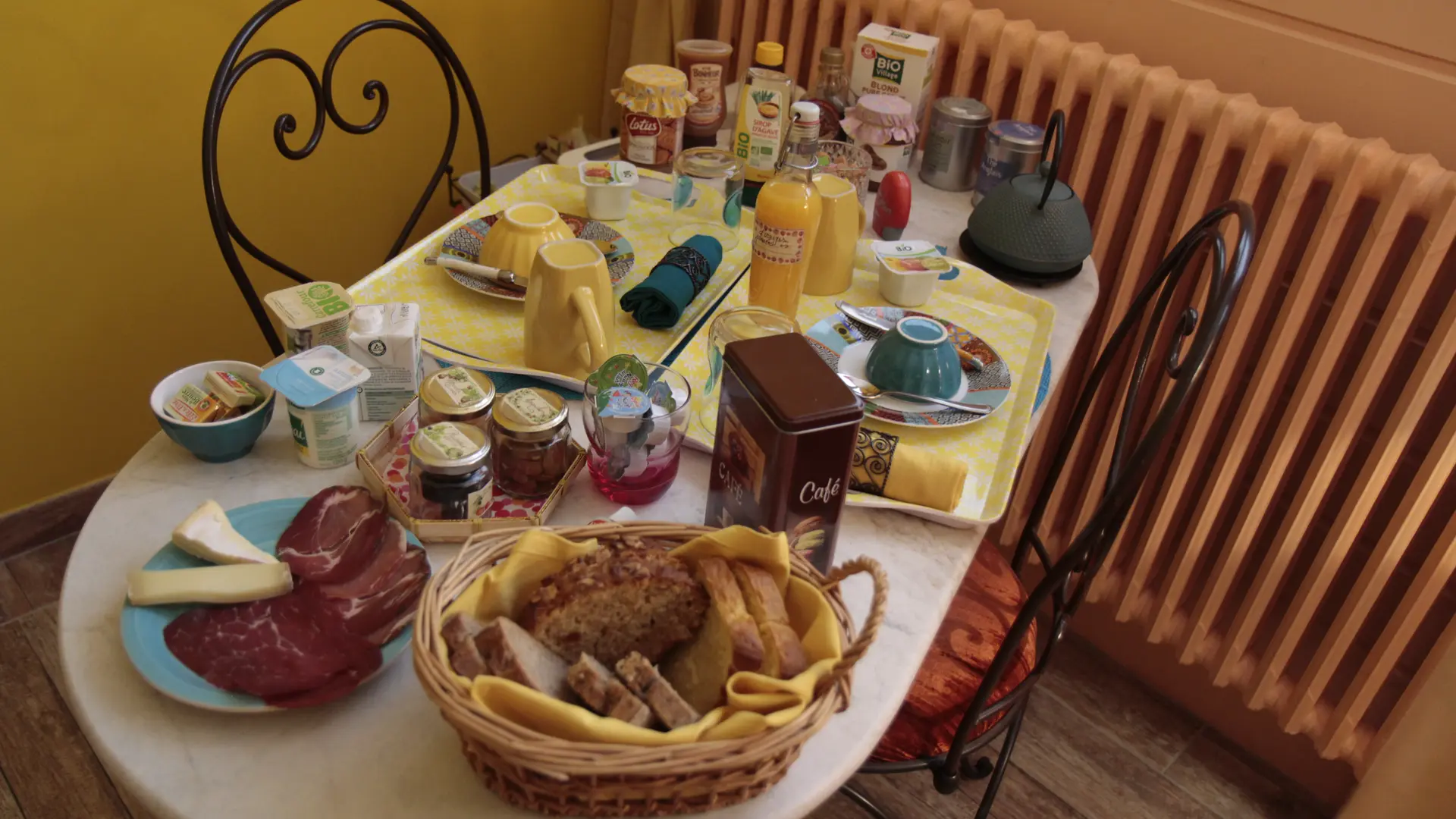 Petit déjeuner continental