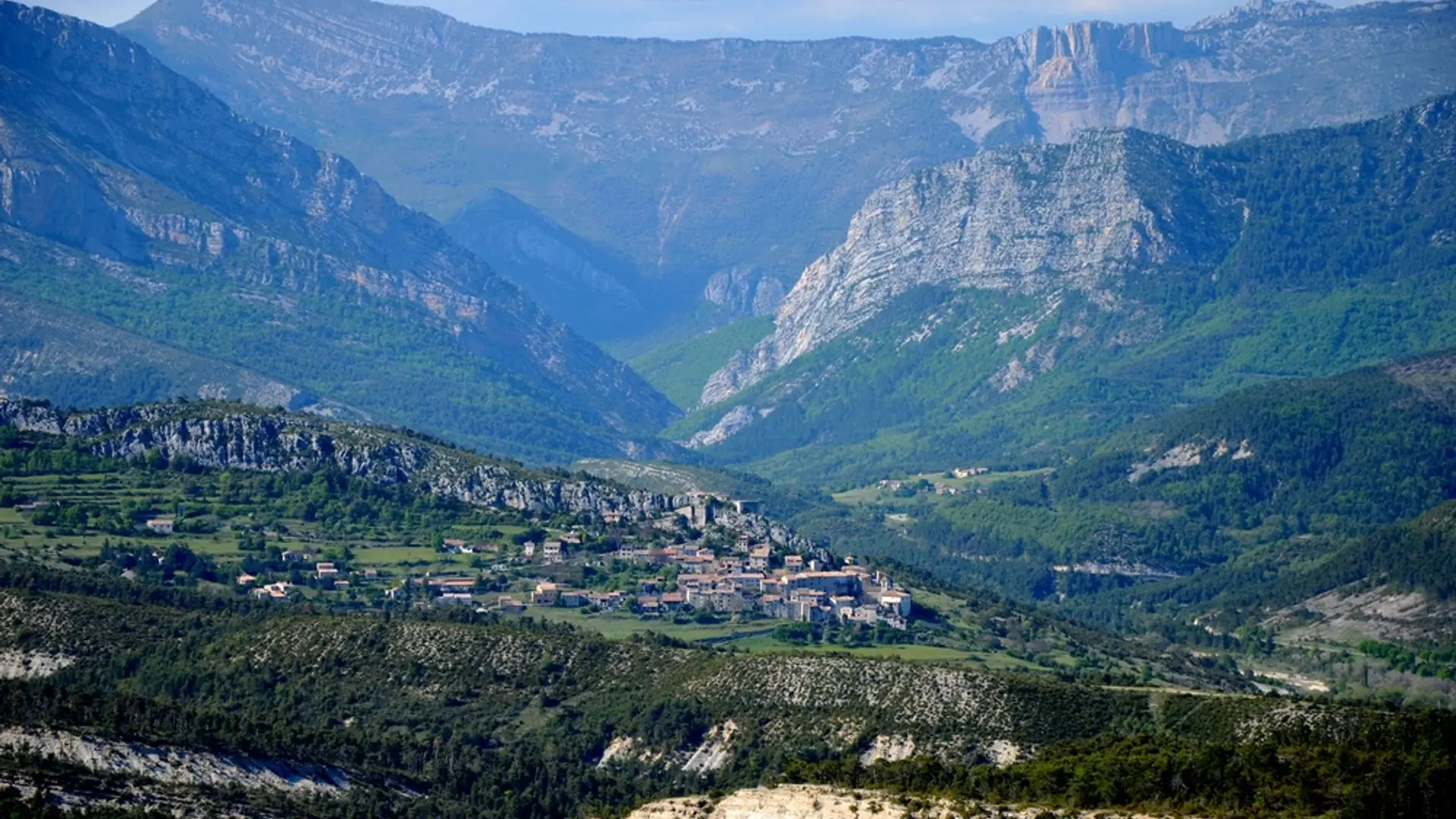 Trigance les gorges et les cadiéres de Brandis