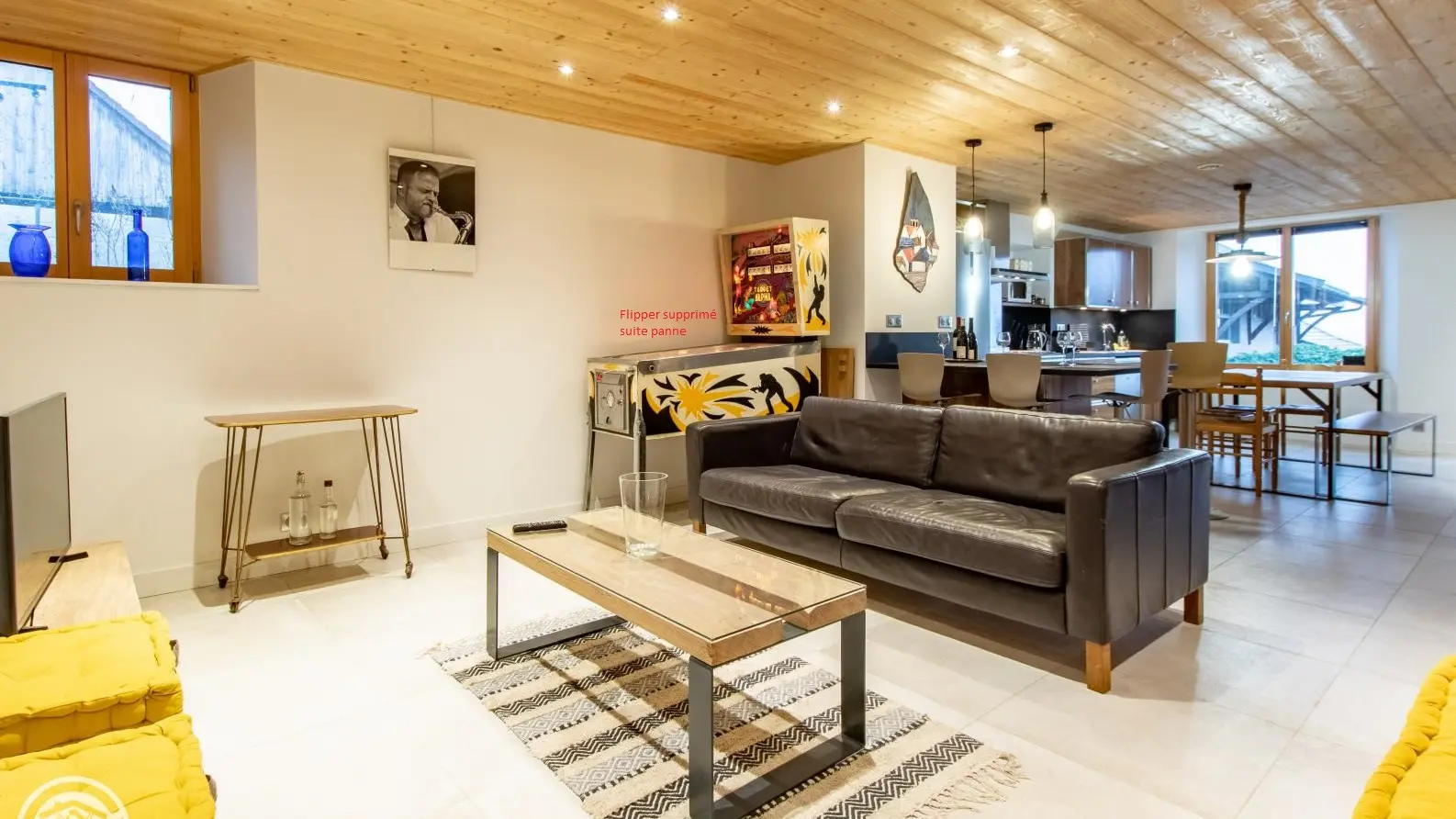 Pièce principale du gîte (le flipper n'est plus présent)