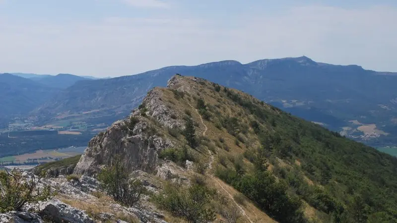 La Crête de la montagne de Saint-Genis