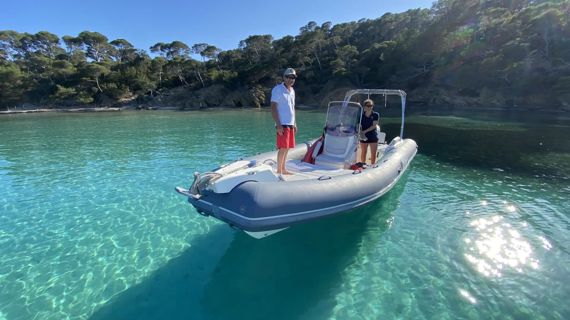 Le bateau BWA de Secret Trip pour vos excursions en mer