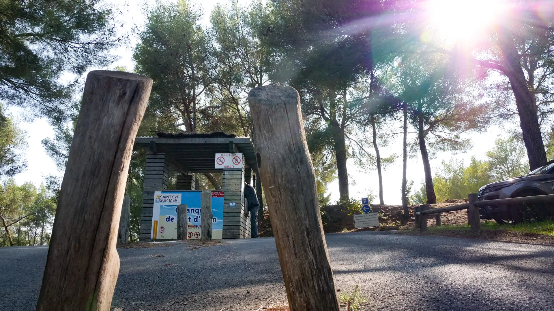 Entrée Parking Calanque de Port d'Alon