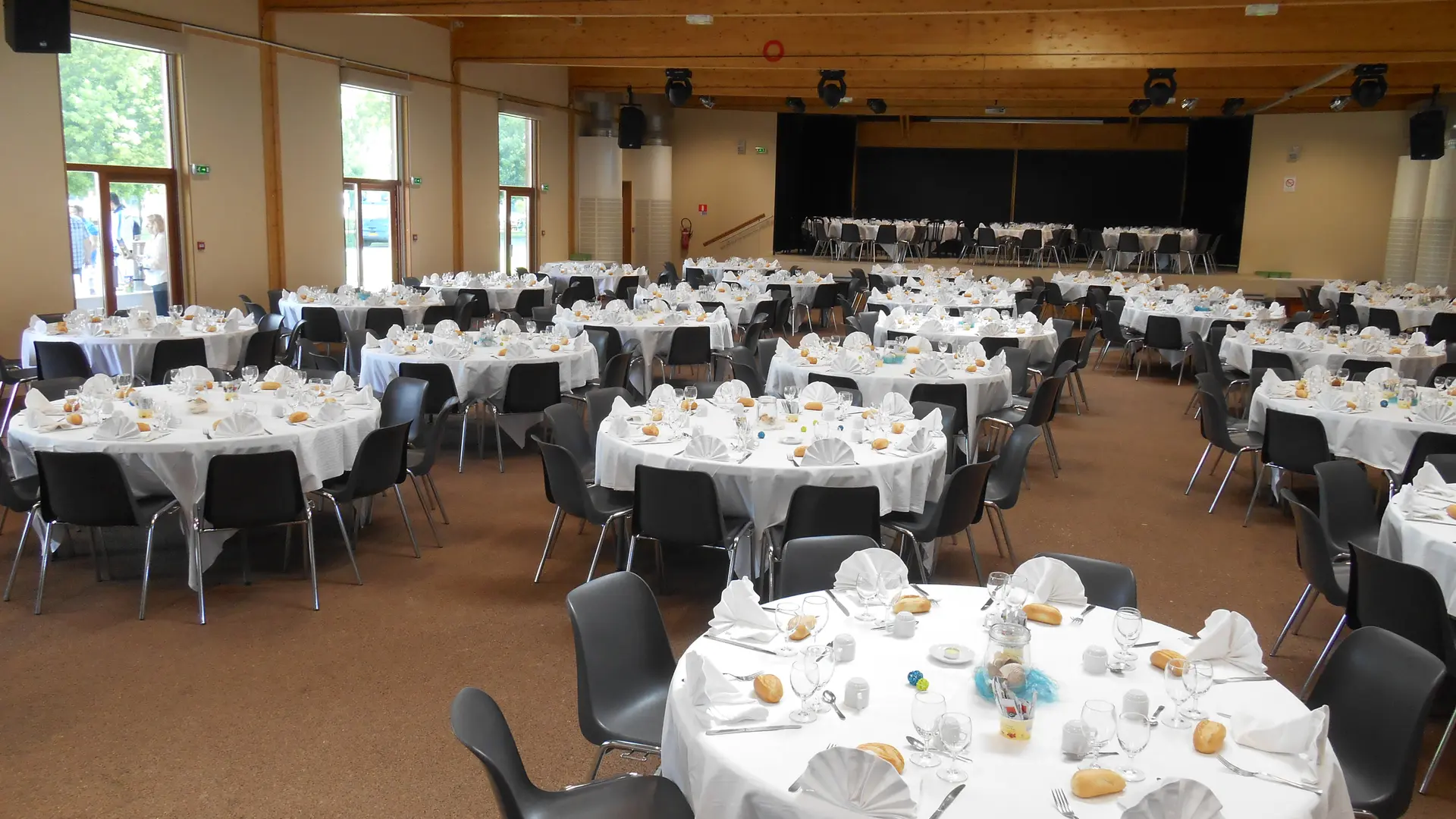 Halle d'animation format repas d'entreprise