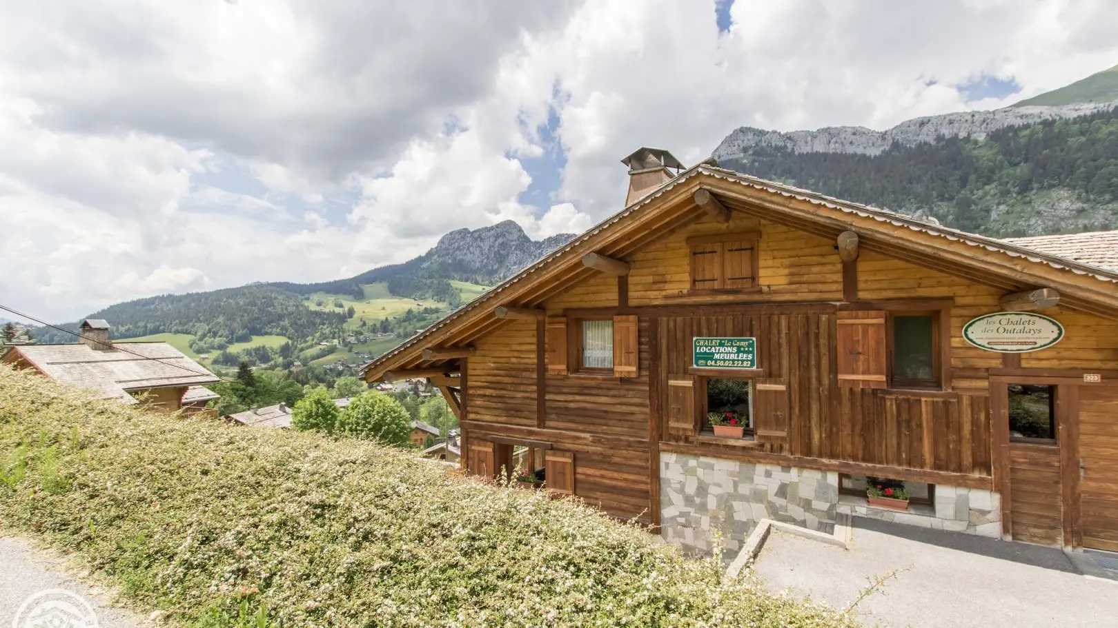 Été, vue de l'accès au chalet
