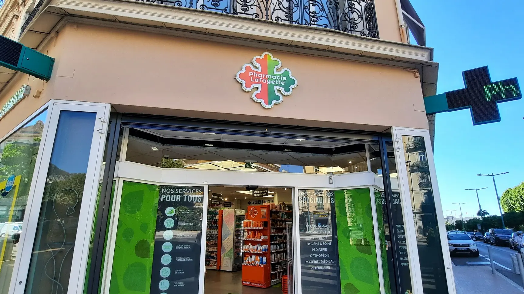Entrée de la pharmacie