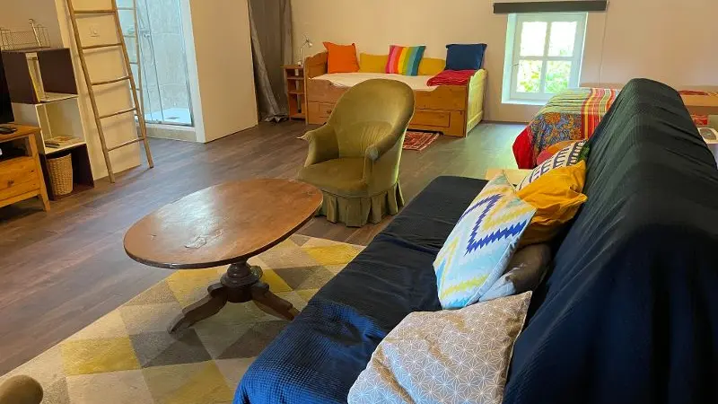 Chambre ESPACE DROME : lit queen size 160x200cm, 2 lits 80x190cm, clic clac 140x200cm c'est un matelas Bultex très confortable. (2ème étage)