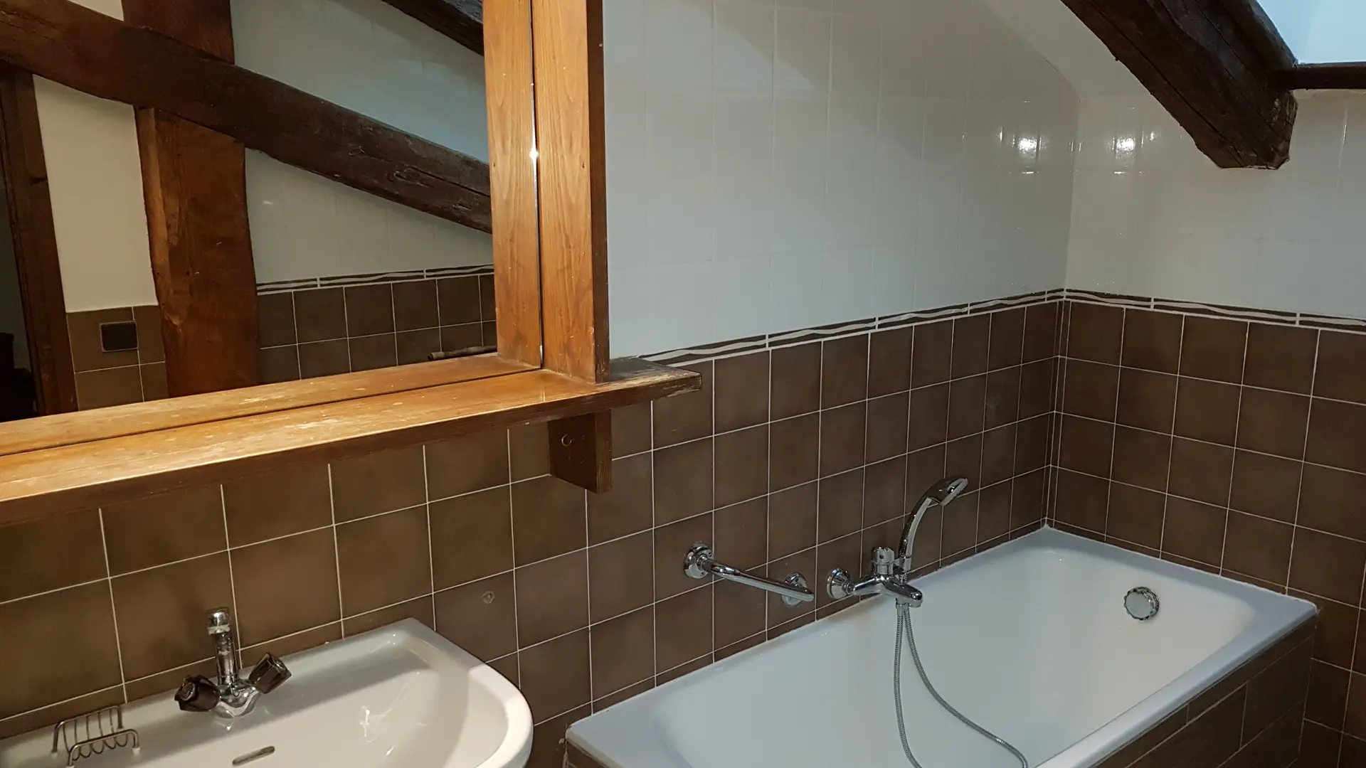 Dans chambre parentale Mont-Blanc avec WC séparé à côté