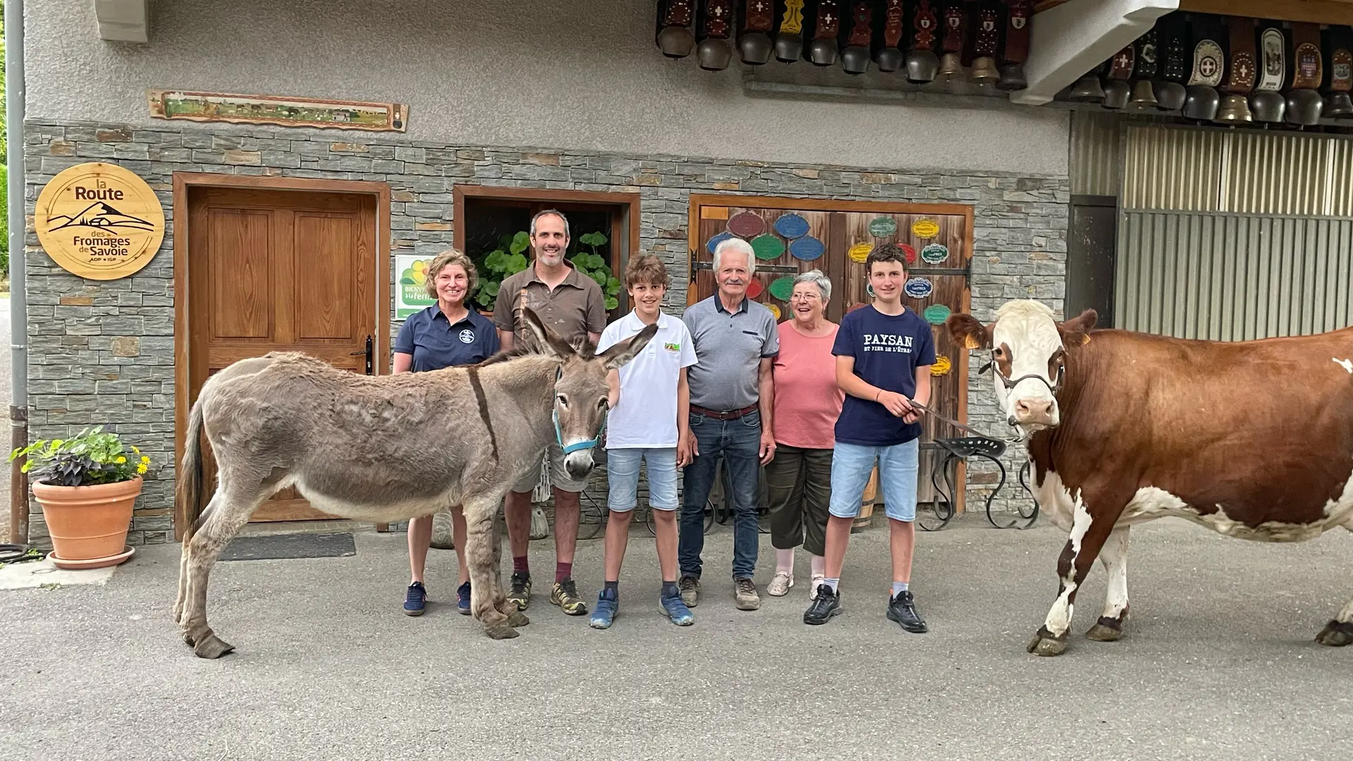 L'équipe de la Ferme Savoie Gascogne vous accueille toute l'année sur réservation